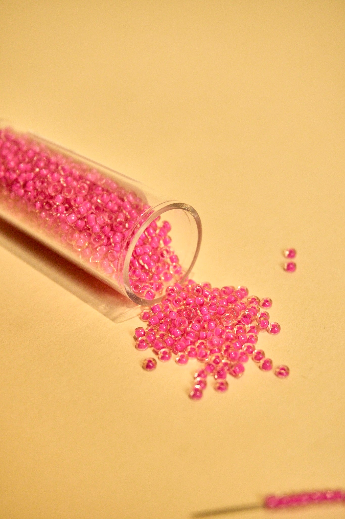 Mostacilla Rocalla FGB 11/0- semicalibrada 10grs| FUCSIA TRANSPARENTE