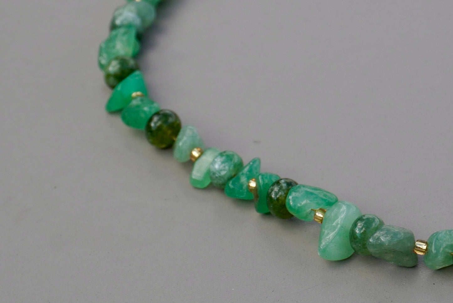 COLLAR JADE CHIPS