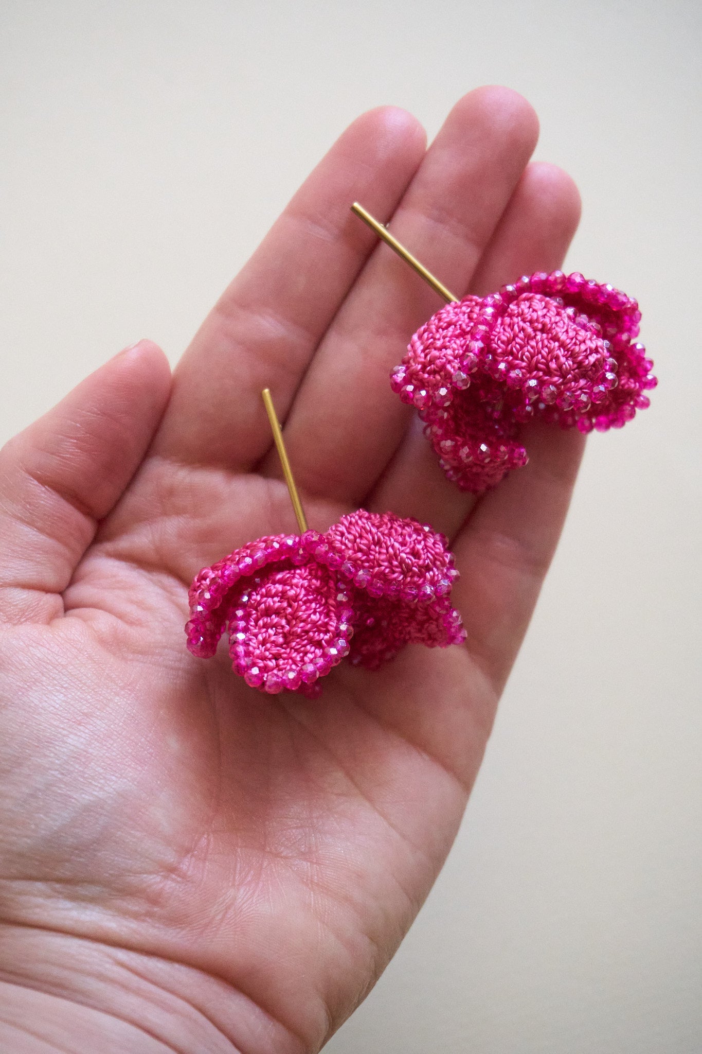 AROS FLOR CAIDA CROCHET/ FUCSIA