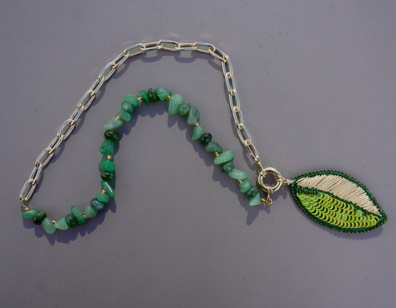 COLLAR JADE CHIPS